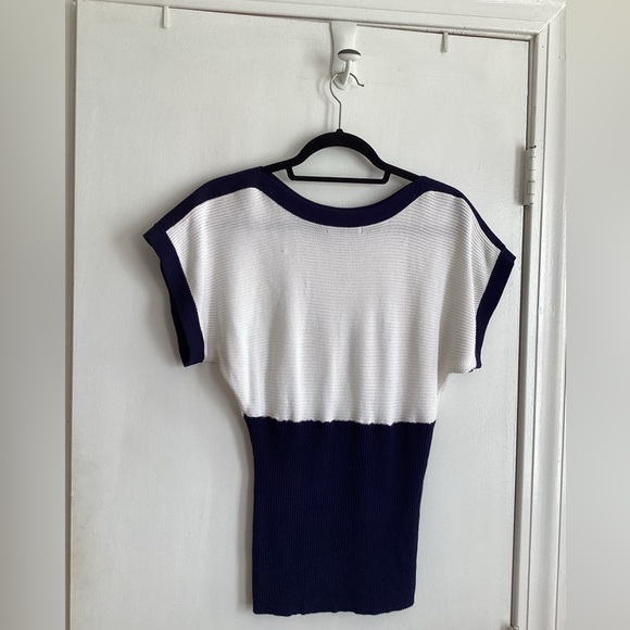 Belldini Sleeveless navy blue and white top in XL - Picture 2 of 5